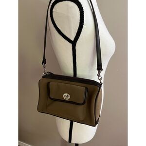 Vintage St. John's Bay beige/black nylon shoulder bag